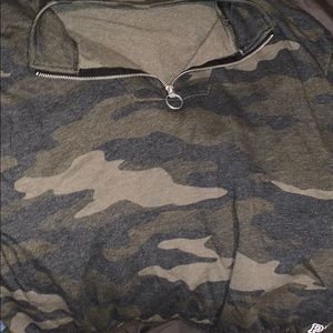 VS pink camo pullover 1/4 zip